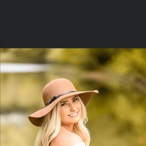 Meet your Posher, Chloe